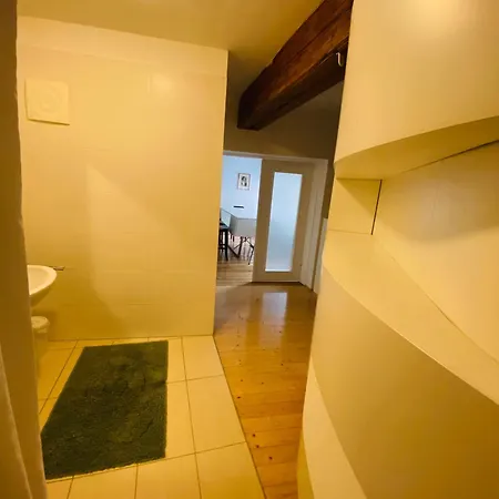 Apartament Wohnung, 3 Zimmer, Eines Davon Durchgangszimmer, Ruhig, Zentrum *