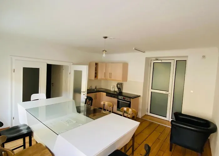 Wohnung, 3 Zimmer, Eines Davon Durchgangszimmer, Ruhig, Zentrum Apartamento